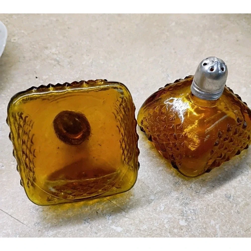 Vintage Set Amber Glass Hobnail Salt & Pepper Shakers Retro‎ MCM Collectibles
